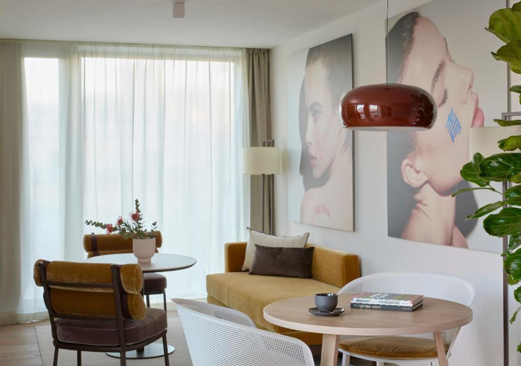 Beyond ME+ Suite con 2 Camere da Letto e Jacuzzi